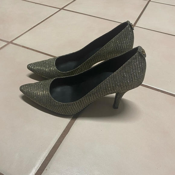 Michael Kors  Glitter Chain Mesh Sparkly Black/Gold Heels 7M - Picture 12 of 16